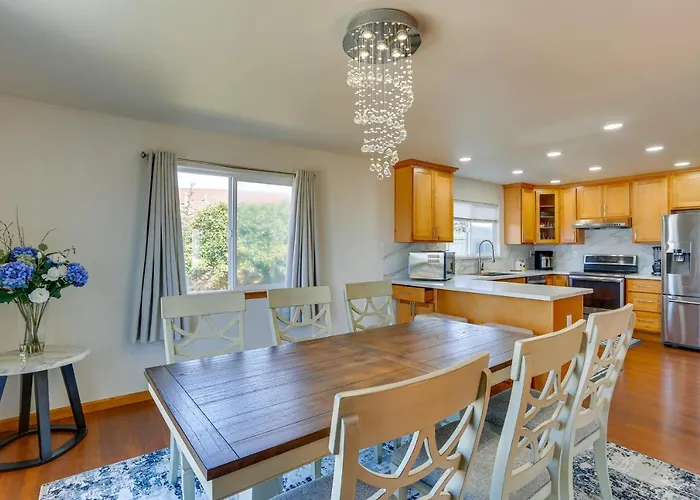 Seaside Eureka Vacation Rental W/ Bay Views!