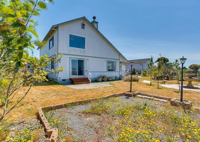 Seaside Eureka Vacation Rental W/ Bay Views!