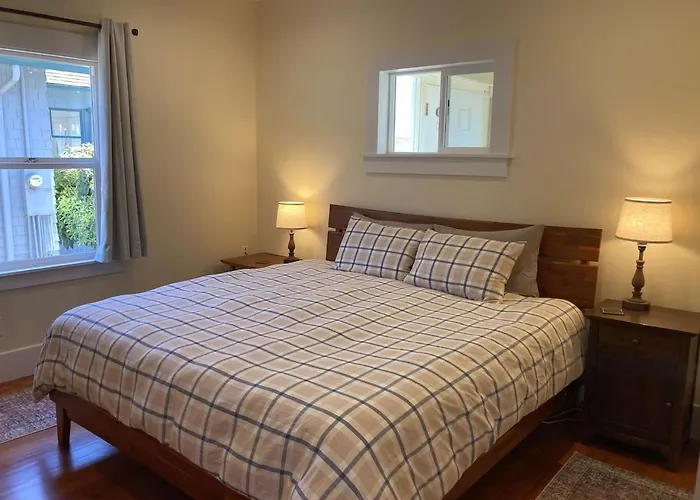 Henderson Hideout Hot Tub And Pet Friendly.